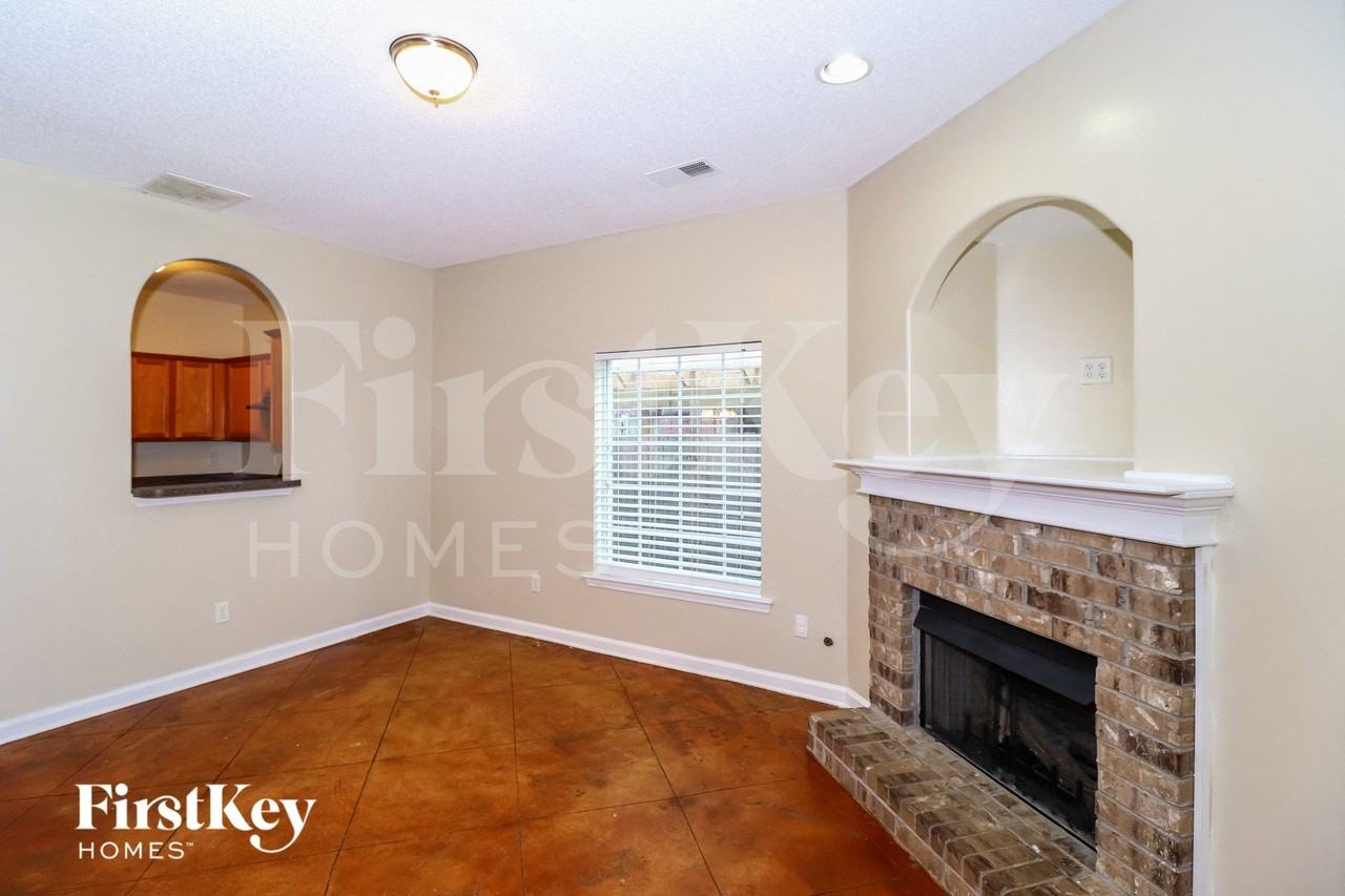 10223 Macon Rd - Photo 3 of 15