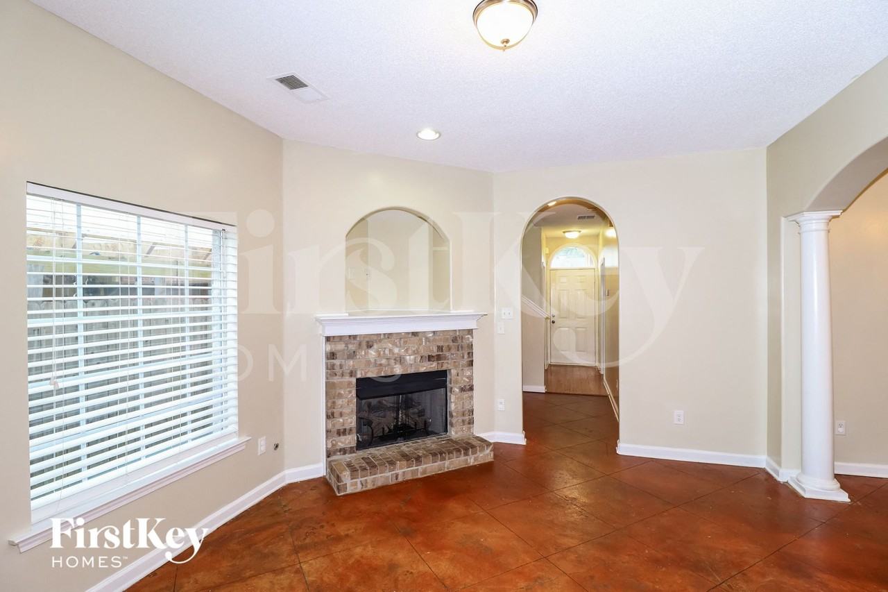 10223 Macon Rd - Photo 4 of 15