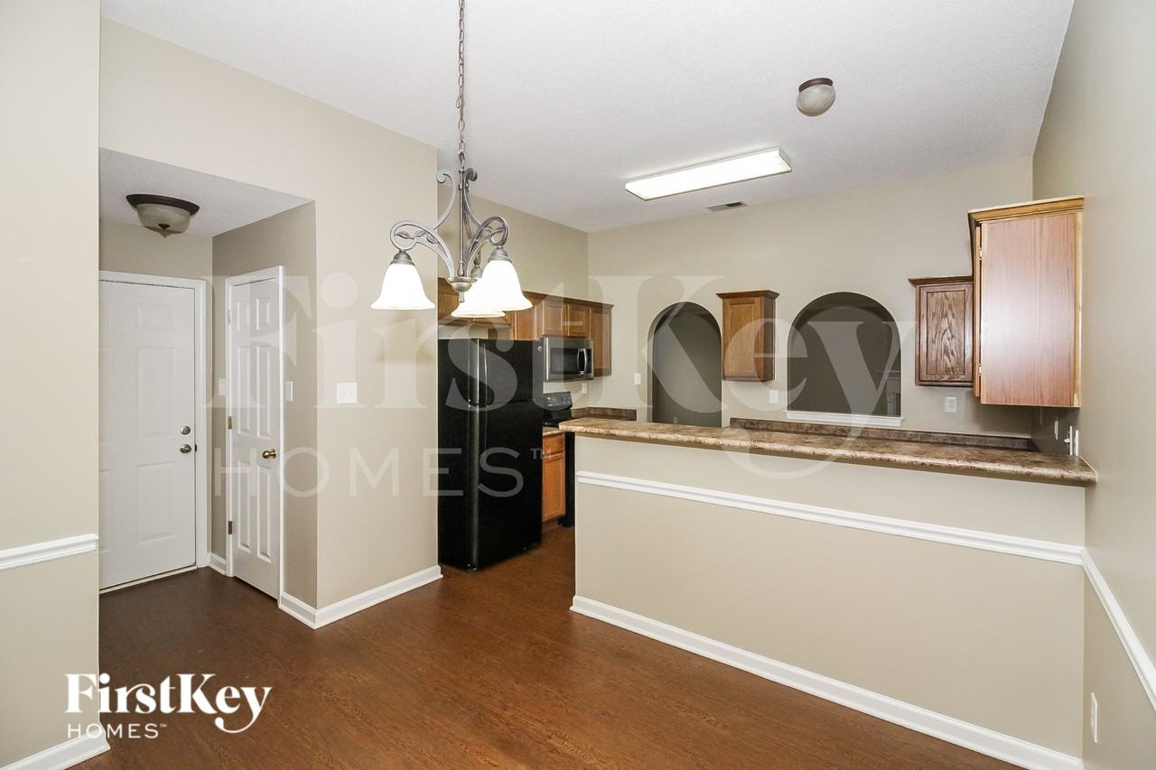 10148 Cross Valley Dr - Photo 5 of 15