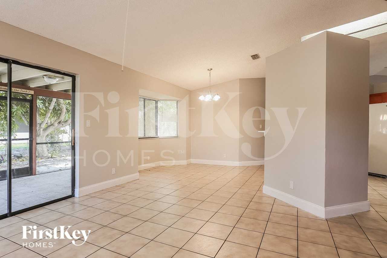 1013 Swave - Photo 5 of 15