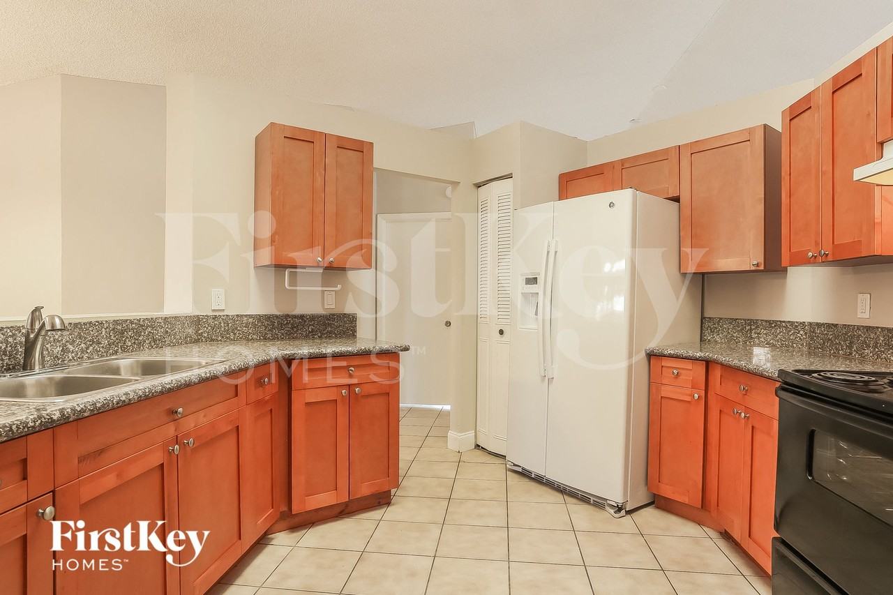 1013 Swave - Photo 7 of 15