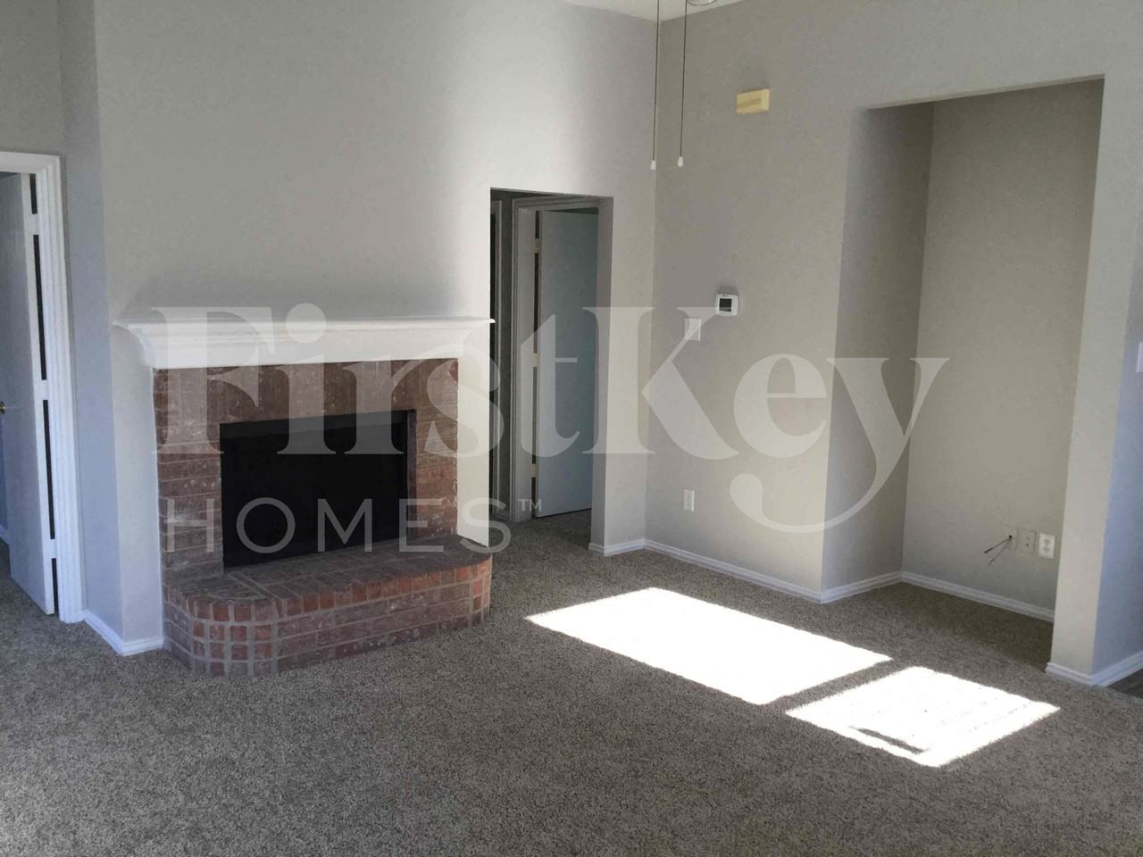 1012 Port Mansfield Dr - Photo 3 of 13