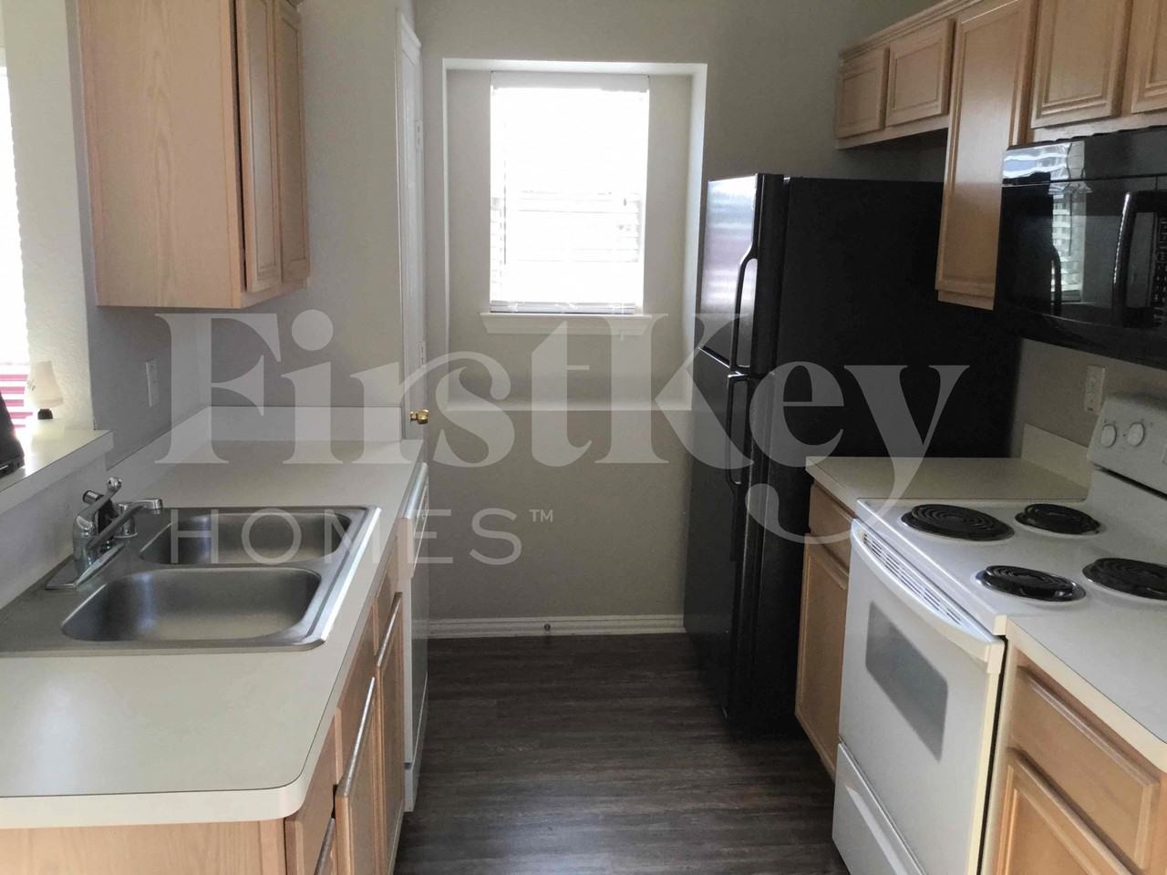 1012 Port Mansfield Dr - Photo 4 of 13