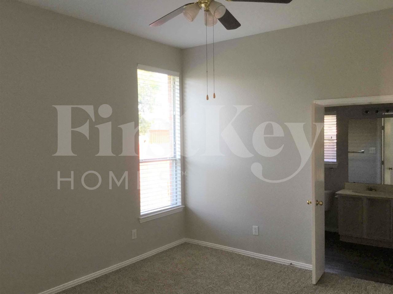 1012 Port Mansfield Dr - Photo 6 of 13