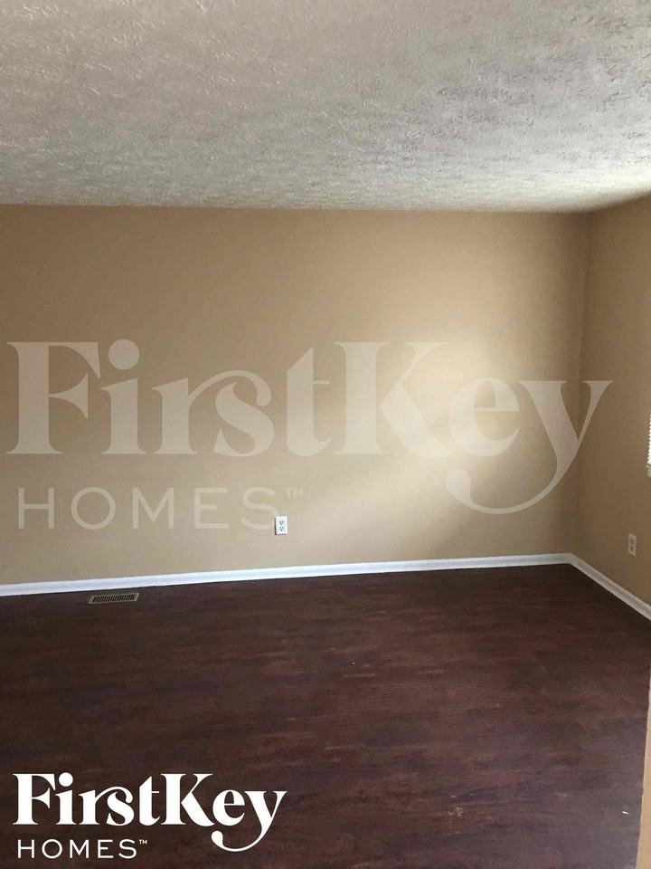 10019 Catalina Dr - Photo 2 of 11