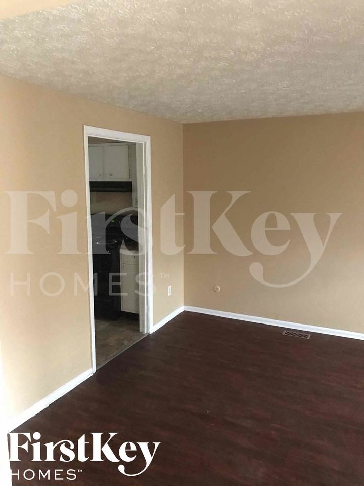 10019 Catalina Dr - Photo 3 of 11