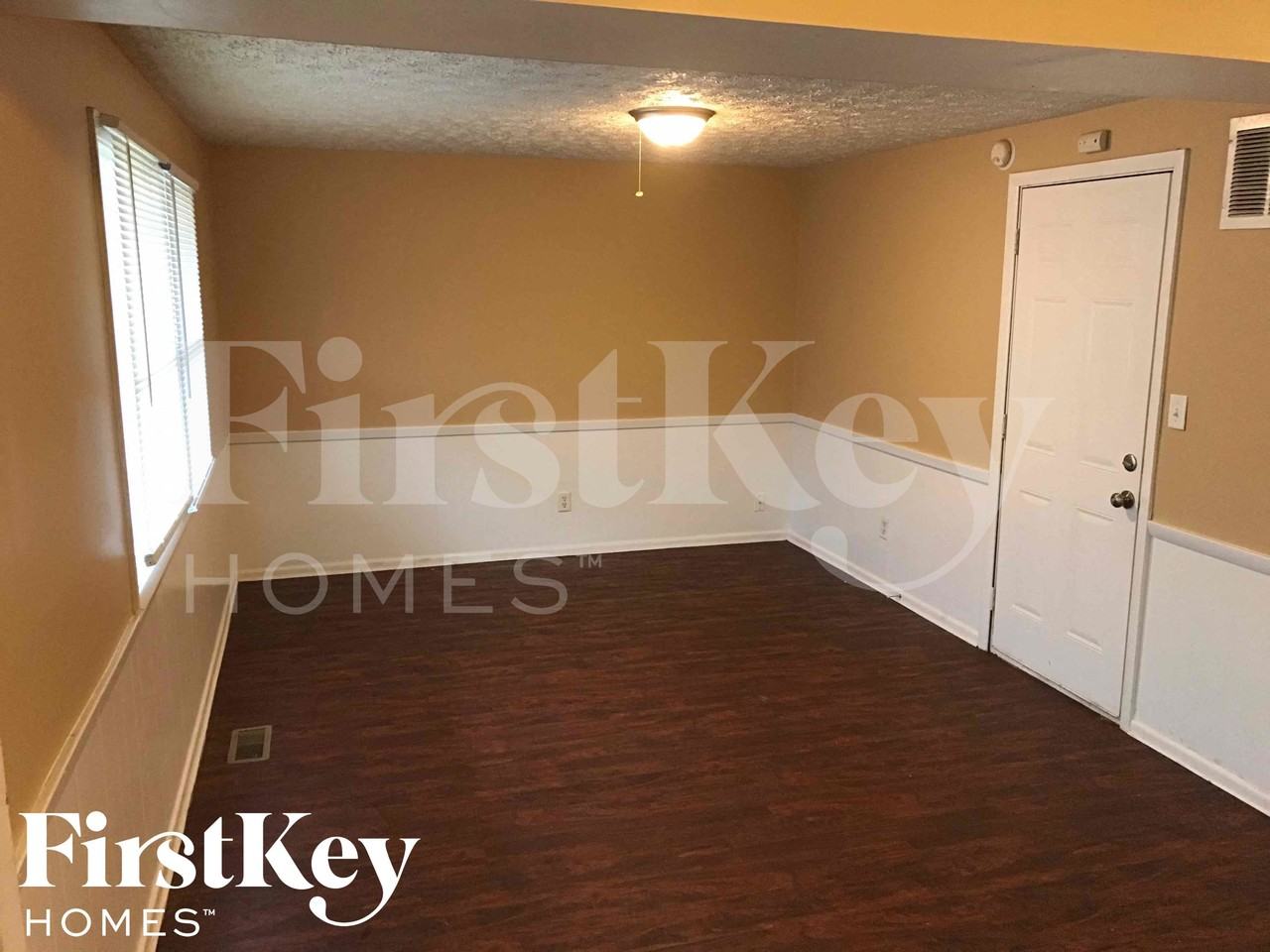 10019 Catalina Dr - Photo 4 of 11