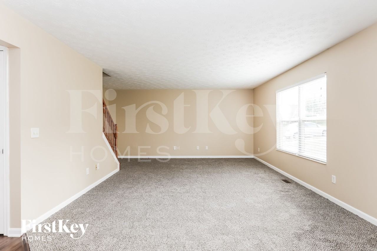 100 Teil Tree Ct - Photo 3 of 19