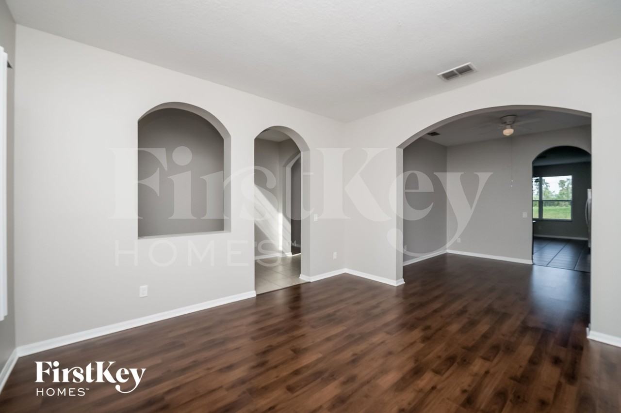 10748 Pictorial Park Dr - Photo 3 of 15