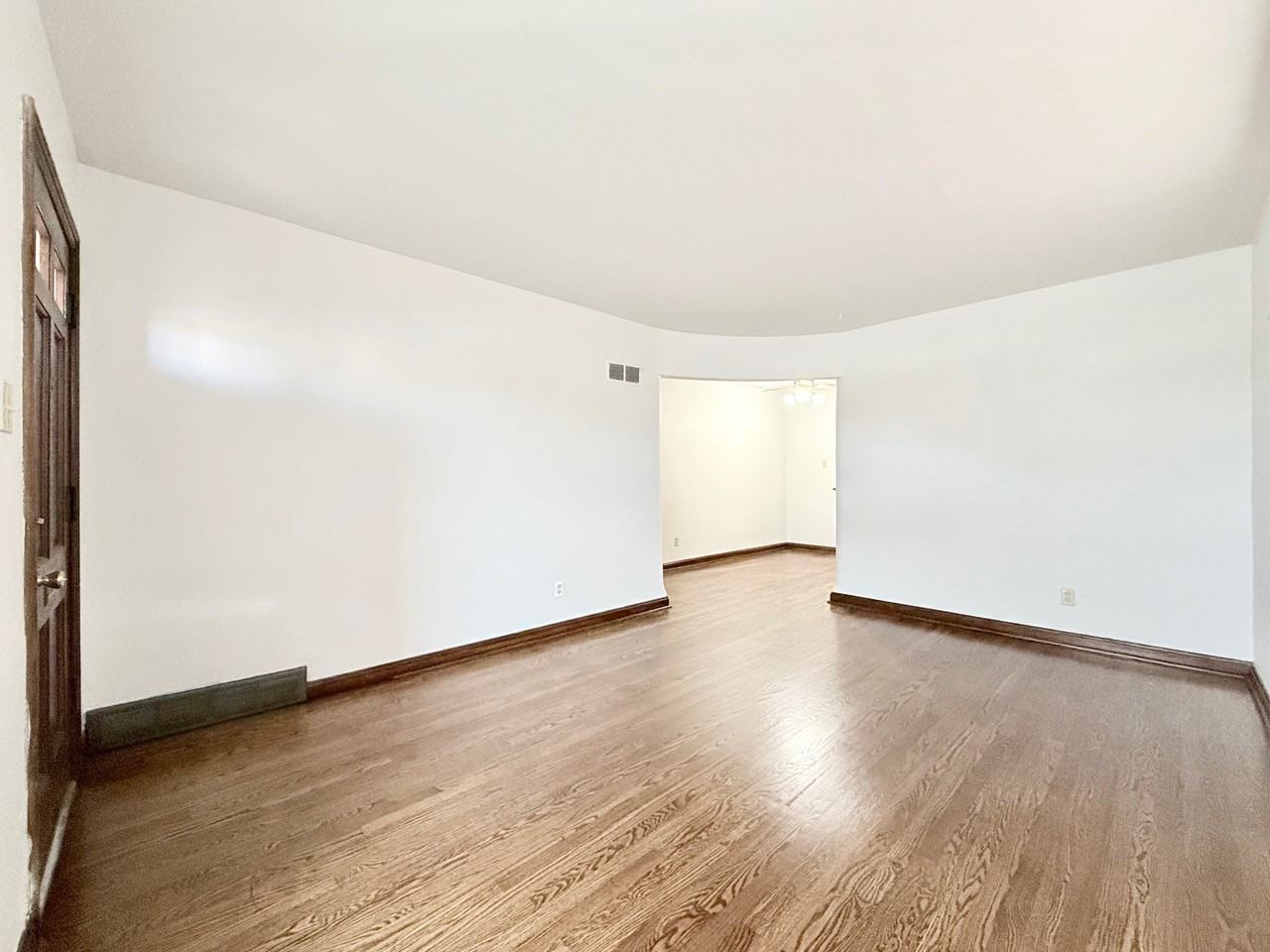 4637 Jamieson Avenue #1F - Photo 6 of 11