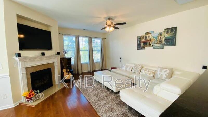 850 Windy Falls Drive - Photo 3 of 22