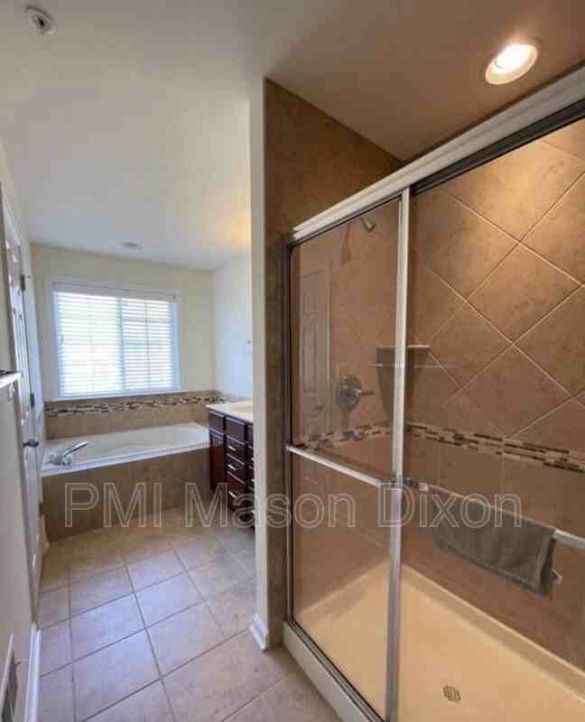 359 Paladium Ct - Photo 7 of 10