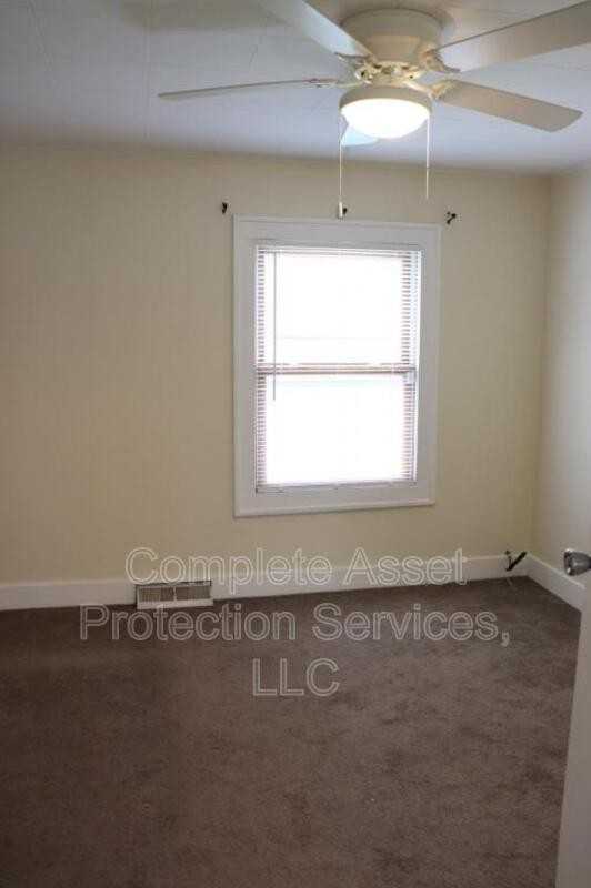 718 Turner St - Photo 6 of 13