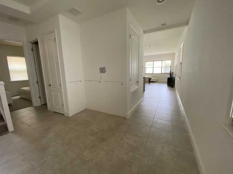 13219 Oakenshaw Ln - Photo 3 of 50