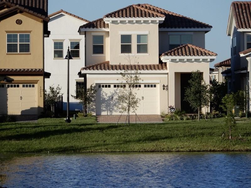 13219 Oakenshaw Ln - Photo 2 of 28