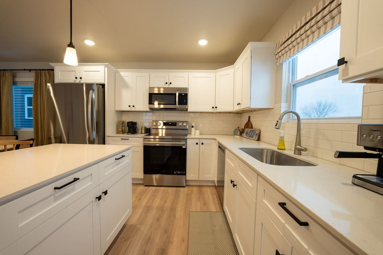 Liv East Bay - Photo 3 of 22