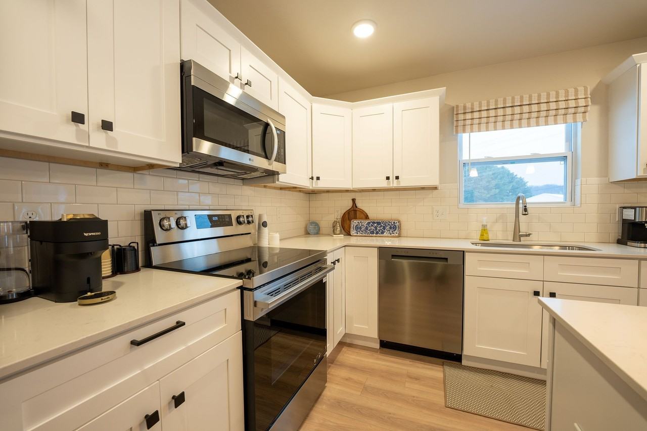 Liv East Bay - Photo 4 of 22