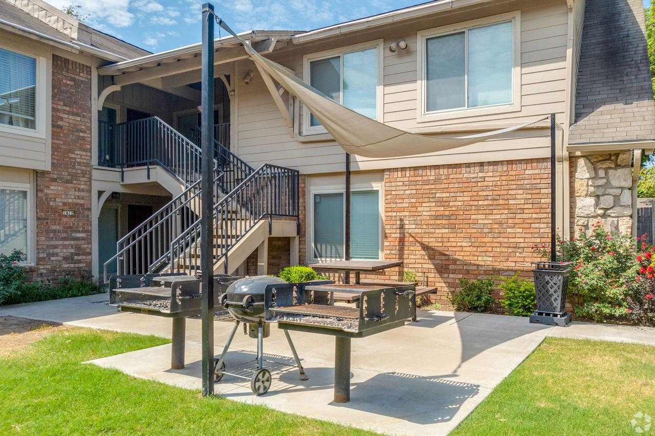 Beautiful Apartments in the heart of Brookside - Photo 3 of 15