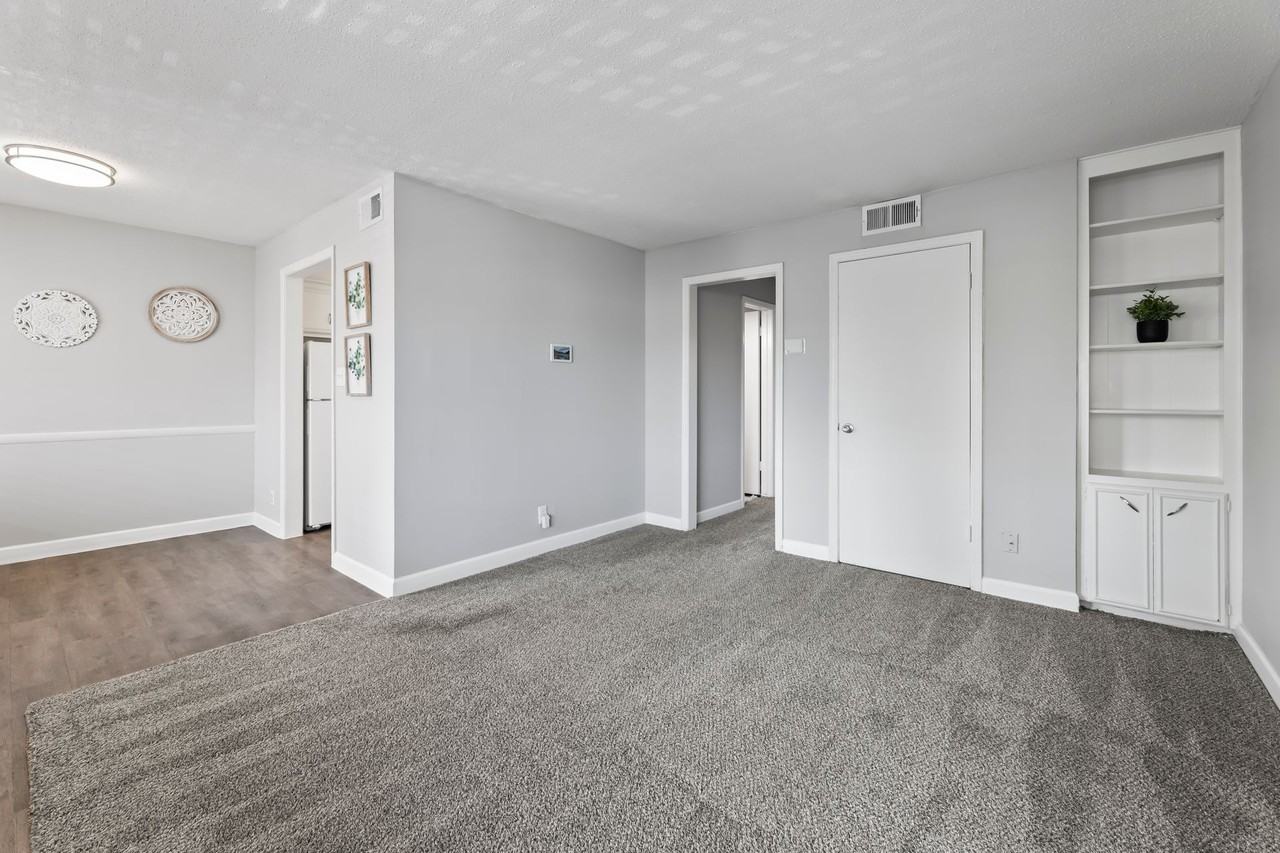 Beautiful Apartments in the heart of Brookside - Photo 6 of 15