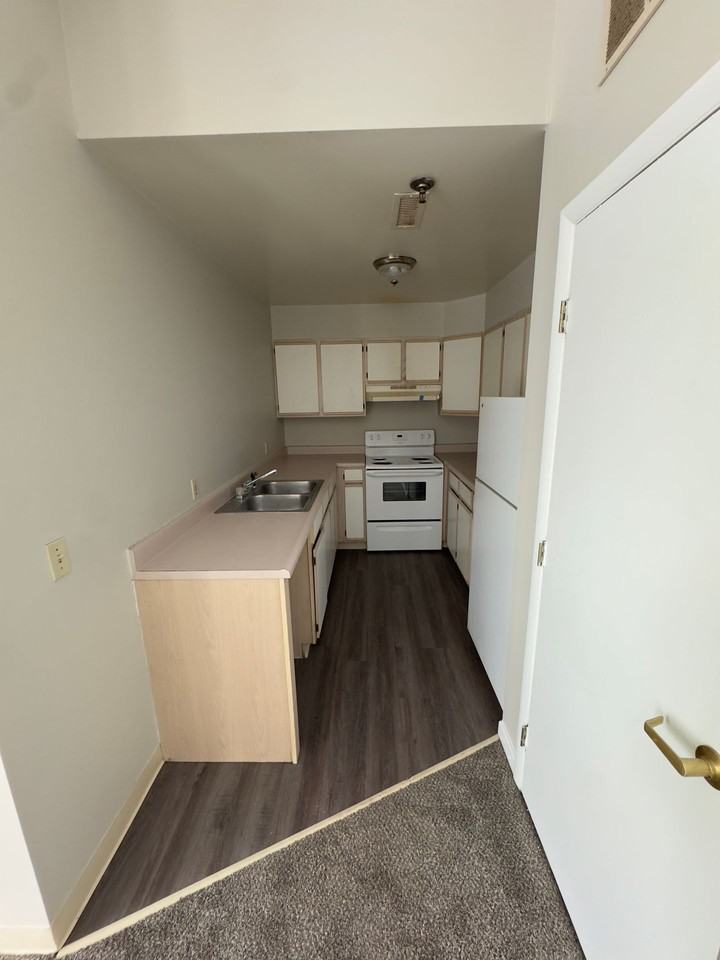 550 Fletcher Ave - Photo 4 of 14