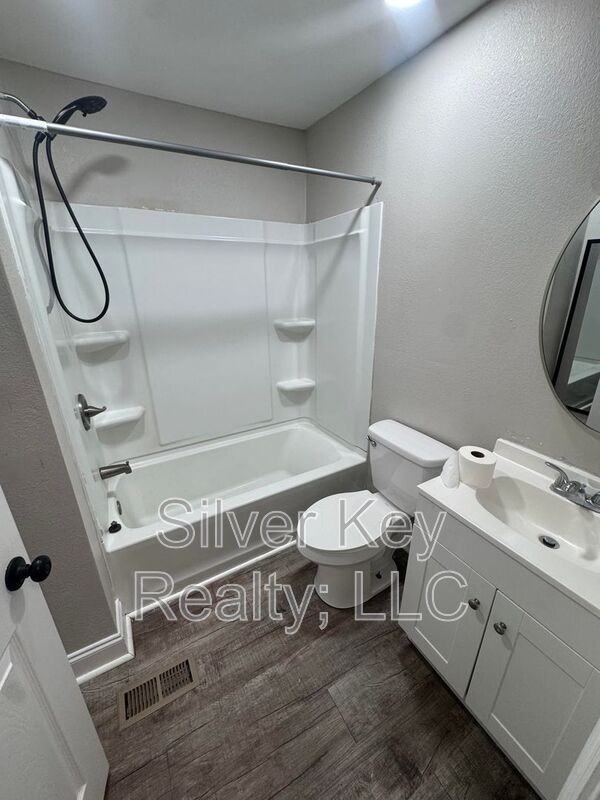 703 Old Riceville Rd - Photo 7 of 12