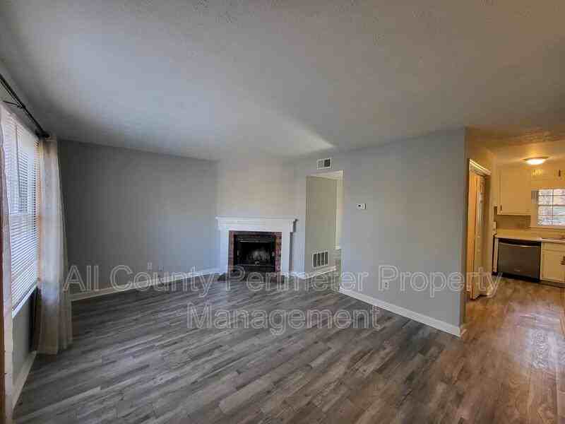 5642 Estates Court - Photo 2 of 12