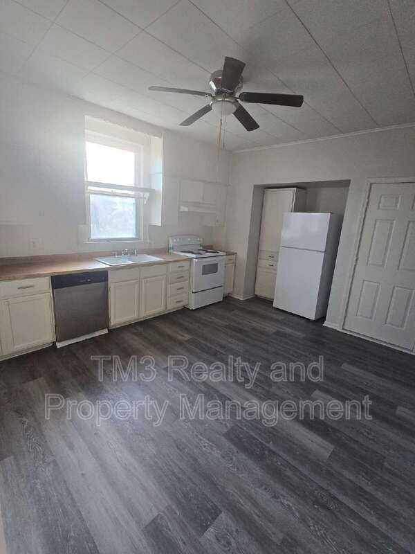 819 N 9th St - Photo 4 of 25
