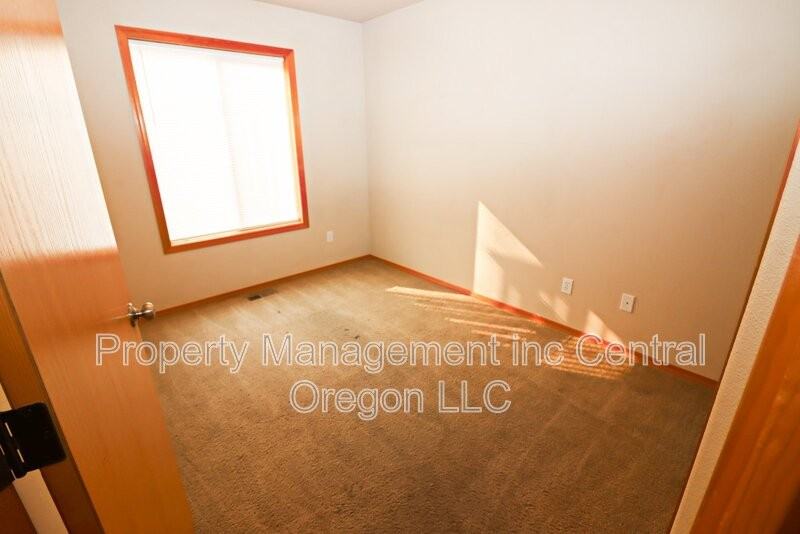 3041 Ne Canoe Ct - Photo 2 of 16