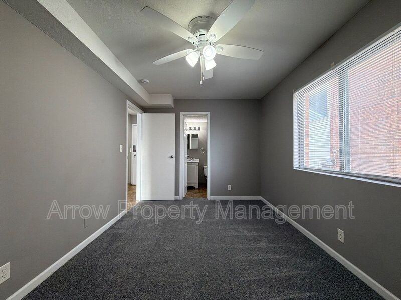 1111 E St #6 - Photo 6 of 8