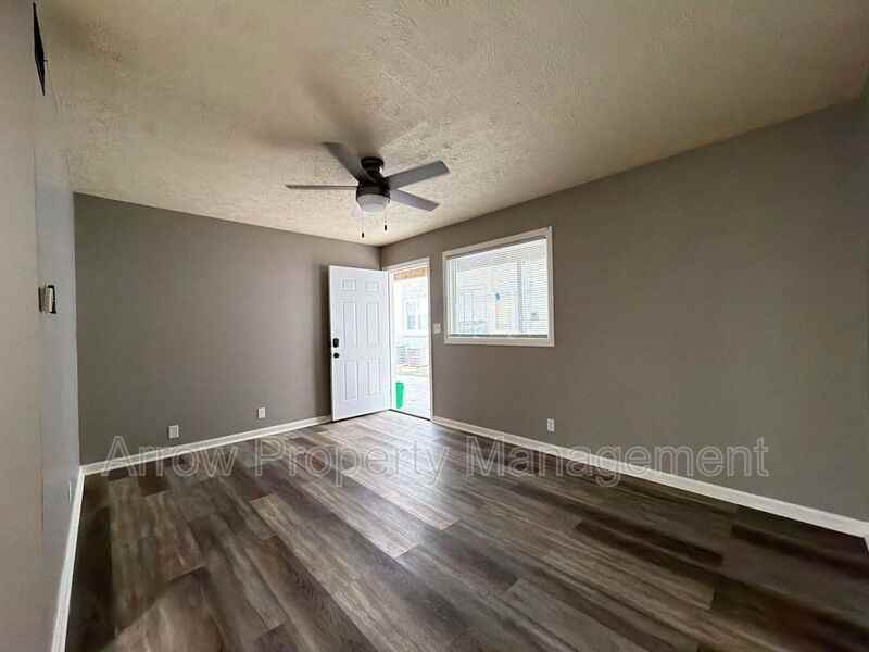 2110 J Street #2 - Photo 3 of 9