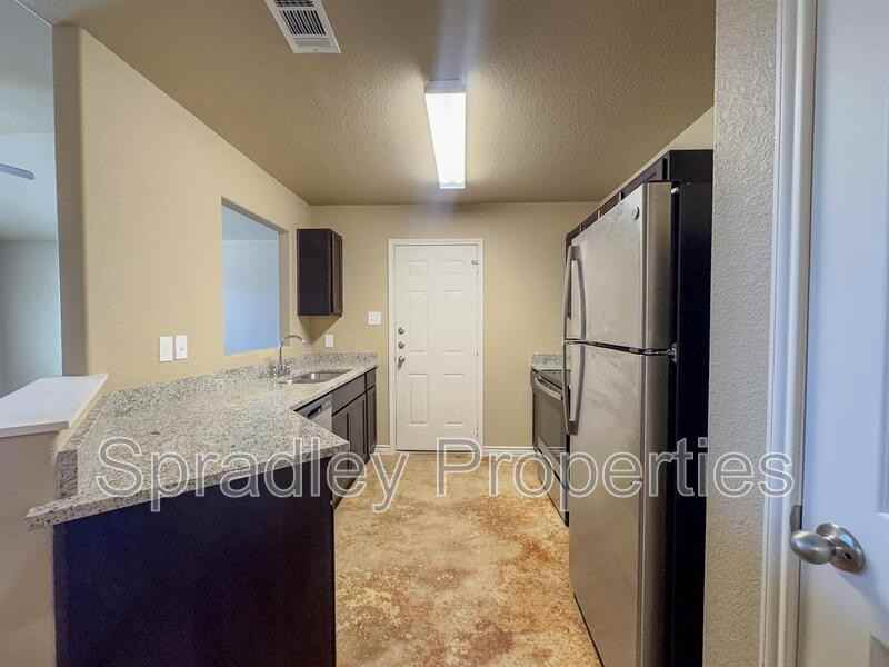 1013 Menard Ct Apt A - Photo 4 of 14