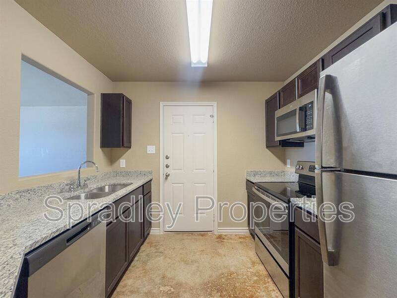 1013 Menard Ct Apt A - Photo 5 of 14