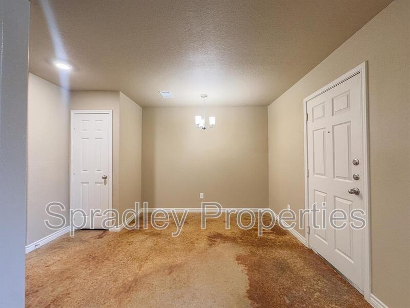 1013 Menard Ct Apt A - Photo 6 of 14