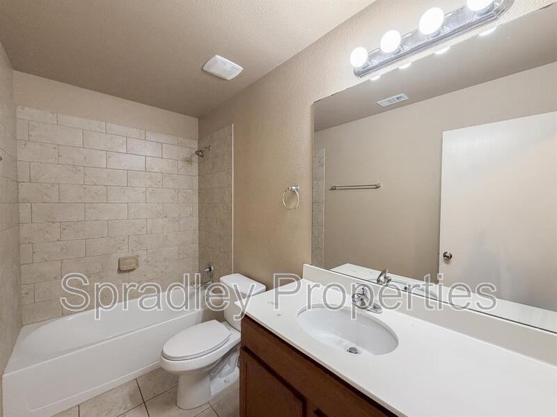 1112 Roanoke Dr - Photo 6 of 23