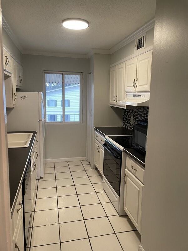 1208 Bush River Road #B10 - Photo 3 of 17