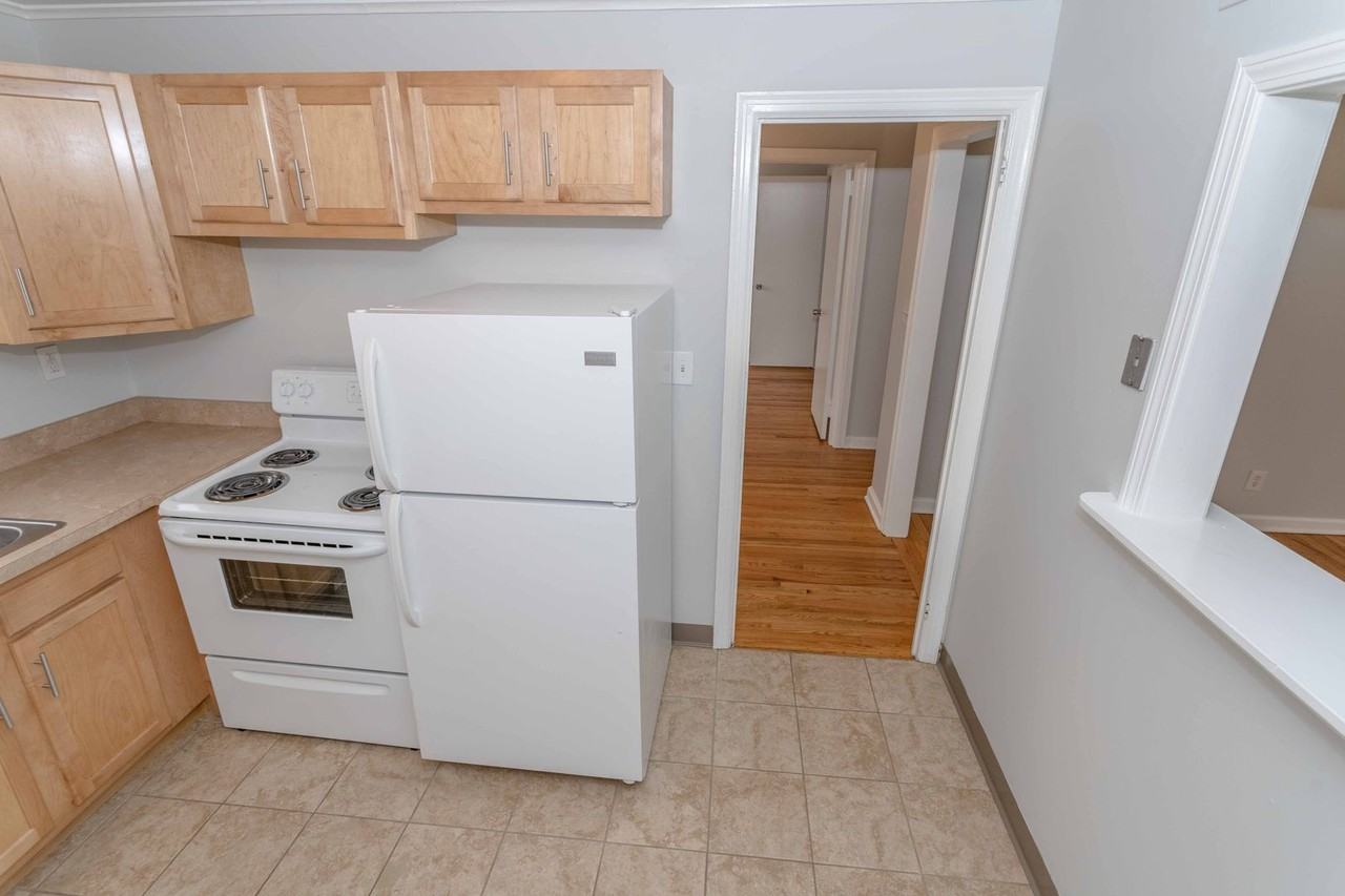 Boulevard & Vera - Photo 2 of 36