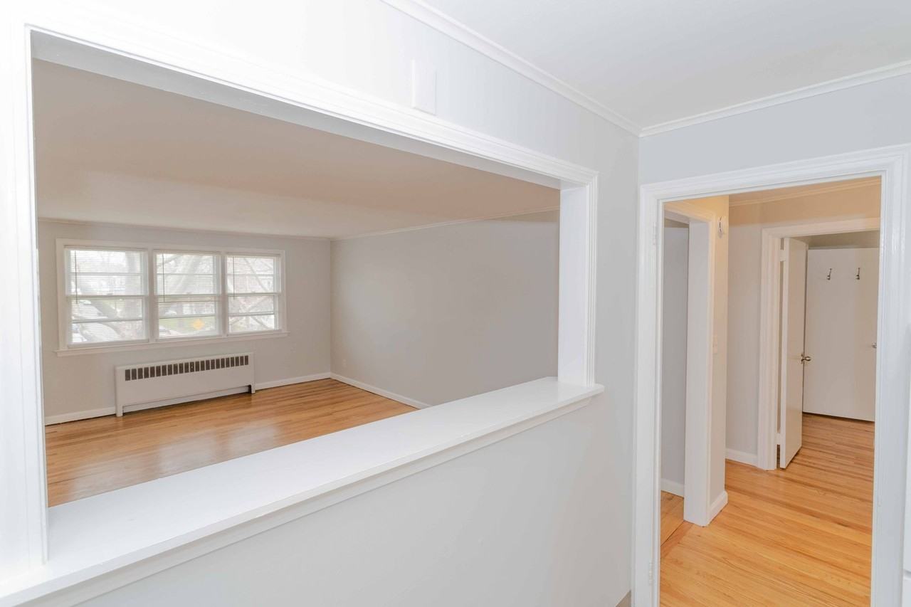 Boulevard & Vera - Photo 7 of 36