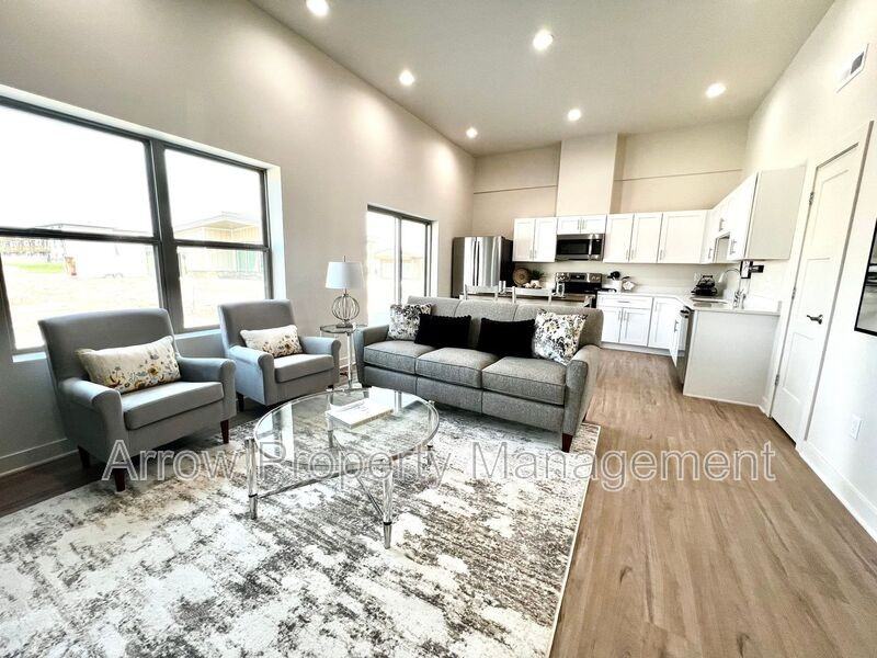 1067 North Claude Road #40 - Photo 3 of 40