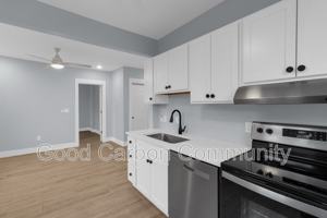 featured image of 131 Allen St #6