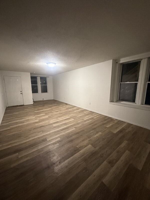 1513 Des Moines St #3 - Photo 2 of 38