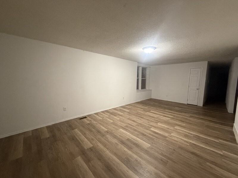 1513 Des Moines St #3 - Photo 3 of 38