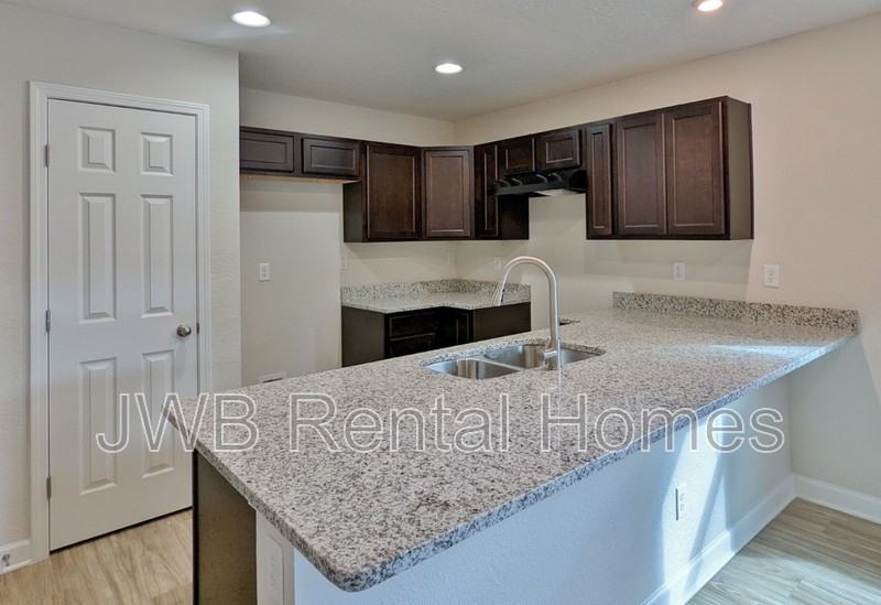 3337 Duane Avenue - Photo 3 of 8