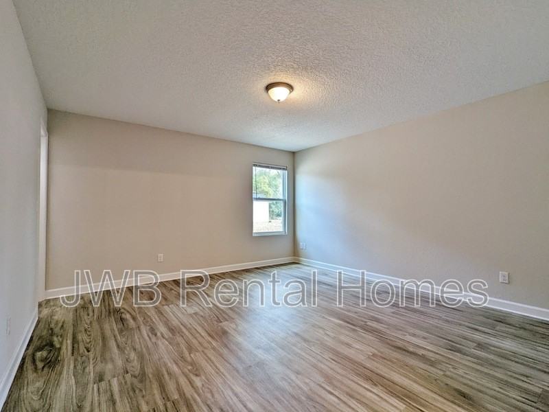 3337 Duane Avenue - Photo 6 of 8