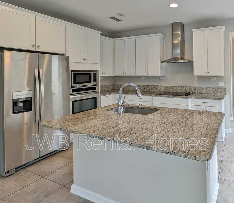 3842 Hammock Bluff Dr - Photo 3 of 10