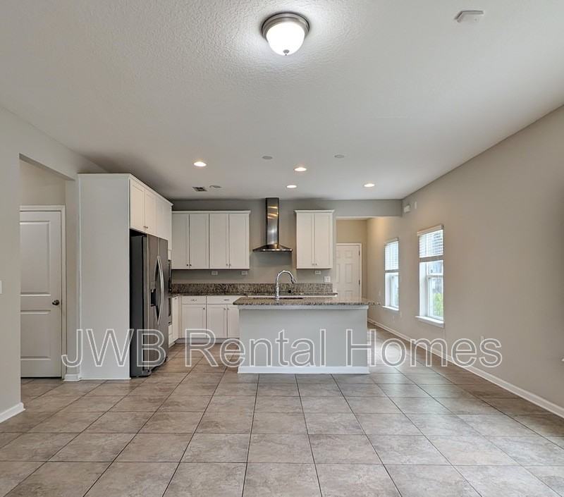 3842 Hammock Bluff Dr - Photo 4 of 10