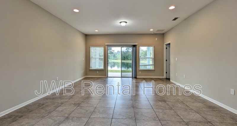 3842 Hammock Bluff Dr - Photo 5 of 10