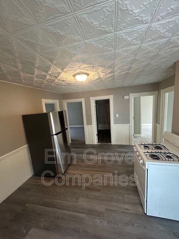 182 Hall Street #1 - Photo 2 of 9
