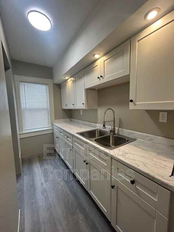 182 Hall Street #1 - Photo 3 of 9