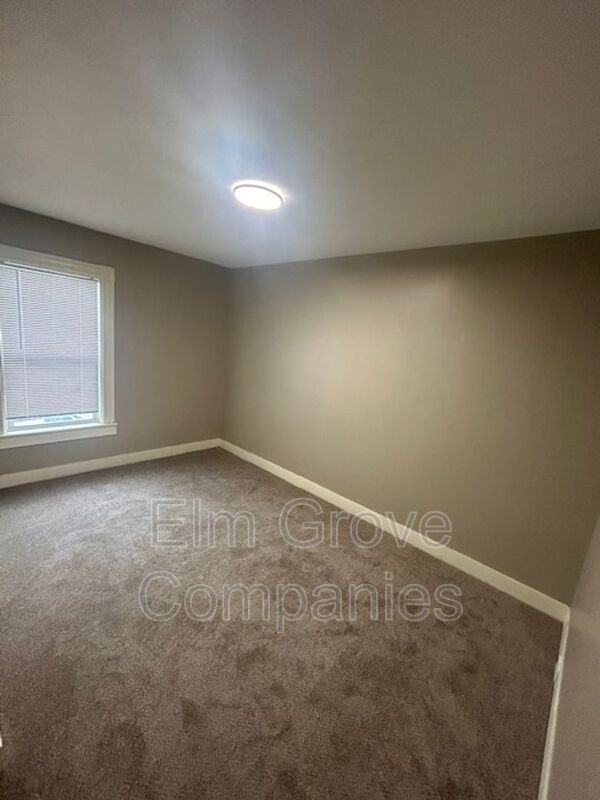 182 Hall Street #1 - Photo 5 of 9