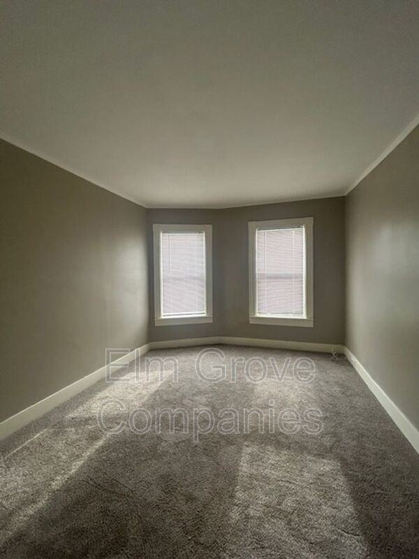 182 Hall Street #1 - Photo 7 of 9